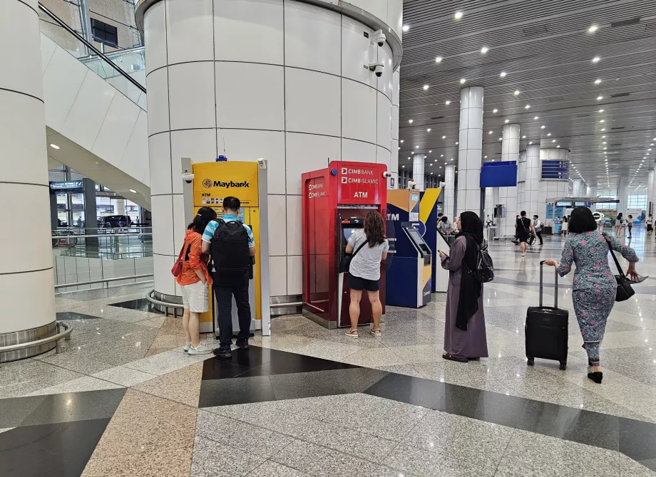 Minibanker, ankomsthall