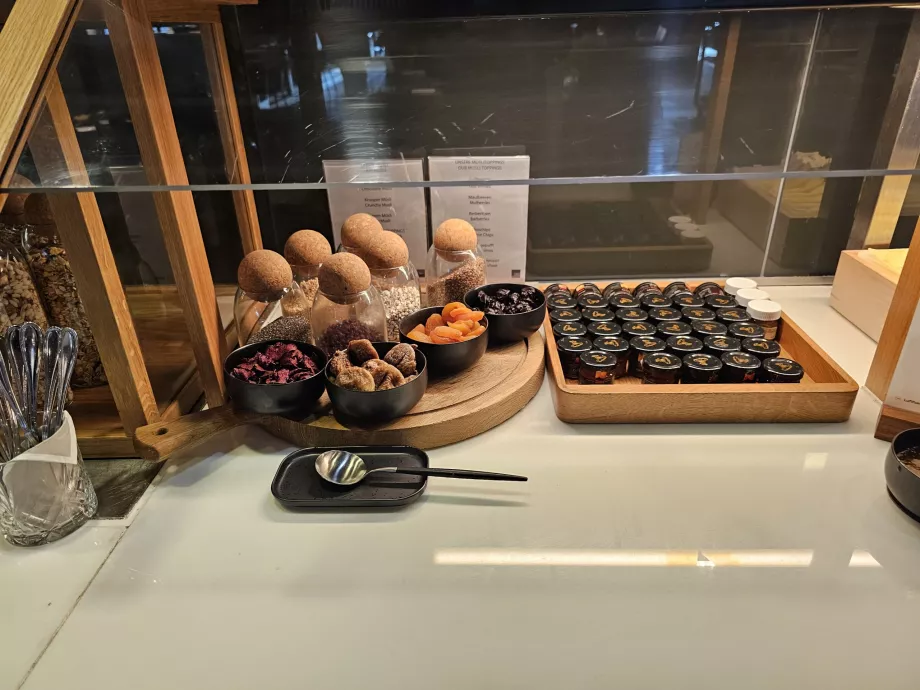 Buffet - syltetøy og tørket frukt