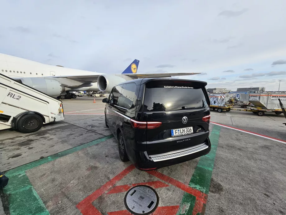 Limousinetransport til flyet