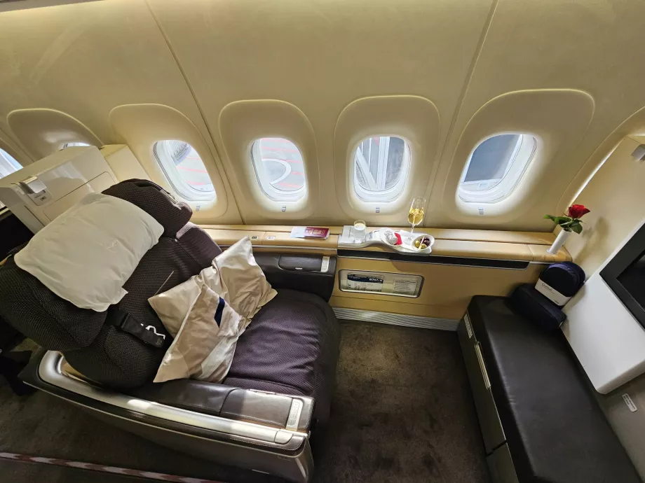 Sete på første klasse med 2 puter