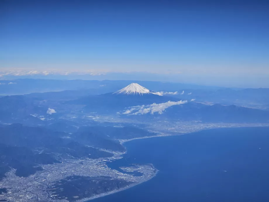 Utsikt over Fuji-fjellet under innflyging til Haneda lufthavn (flight FRA-HND)