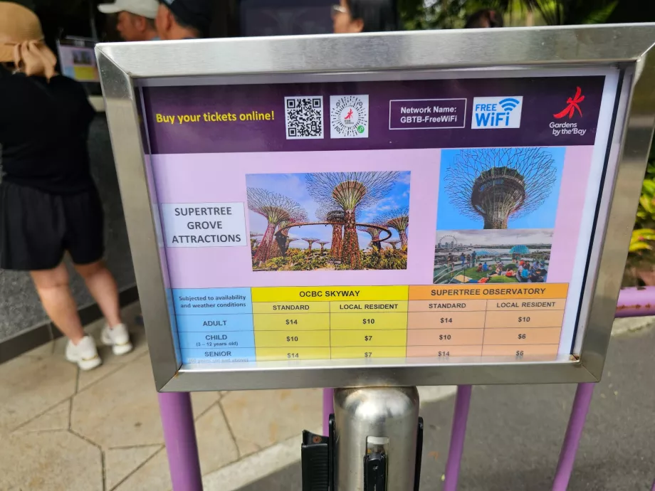 Gardens by the Bay, inngangen til Supertree Observatory