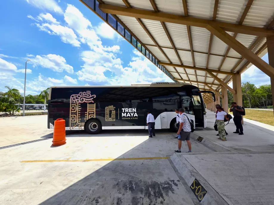 Shuttlebus til jernbanestasjonen