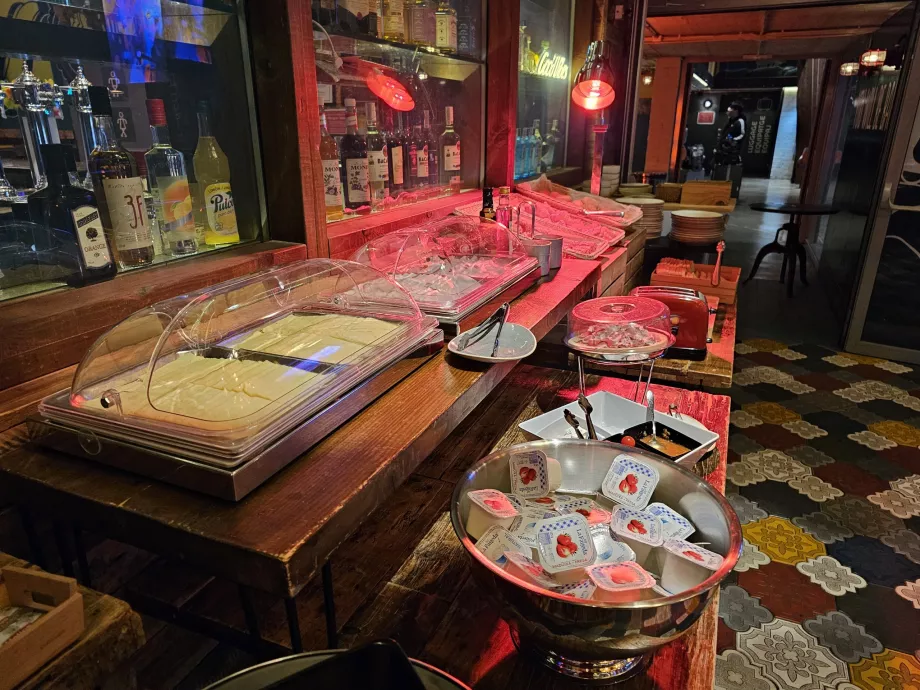 Frokost på Generator Hotel