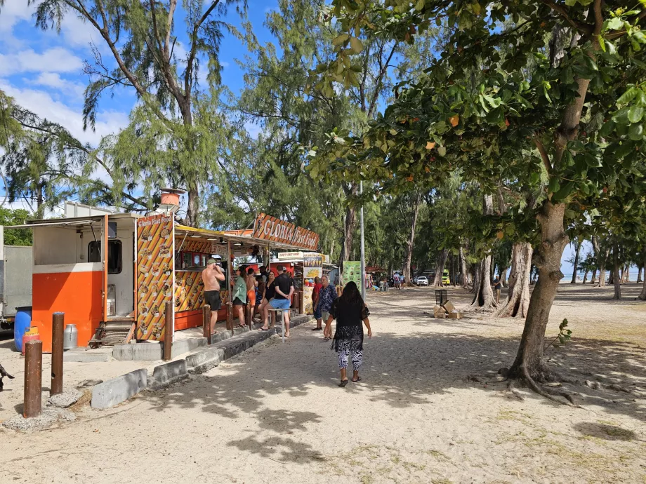 Boder på stranden Flic en Flac