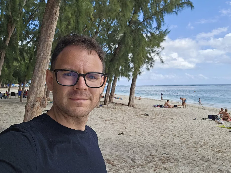 Jeg på stranden i Flic en Flac