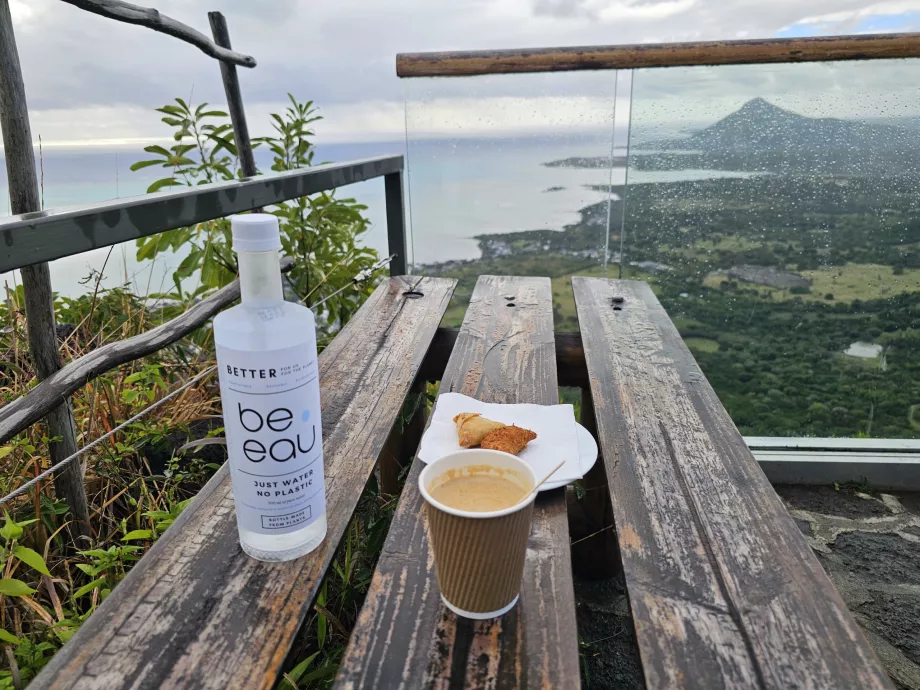 Forfriskninger i Ebony Forest