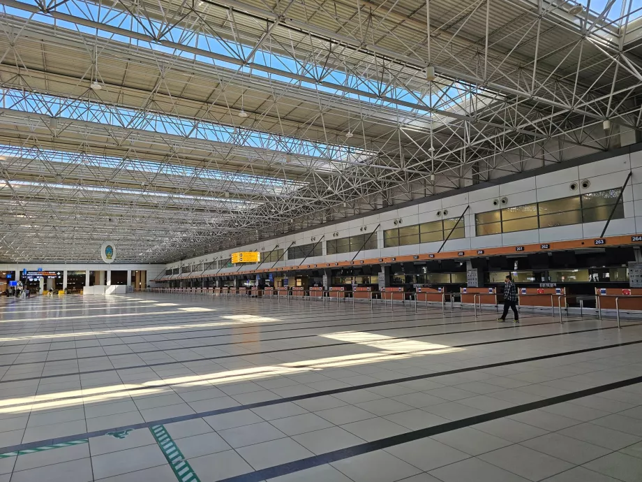 Innsjekkingsskranker i terminal 2