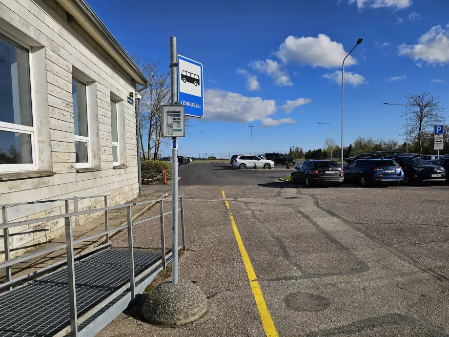 Bussholdeplass foran terminalen