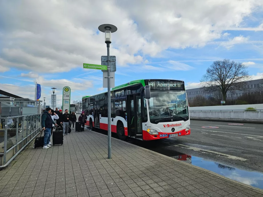 Buss 490 til T-banestasjonen
