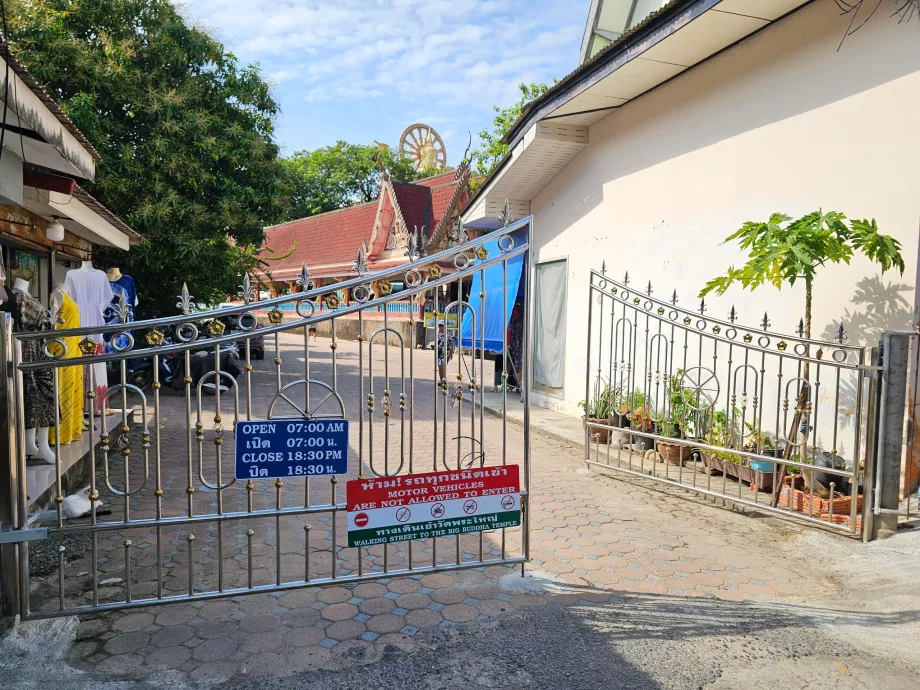 Wat Phra Yai, åpningstider