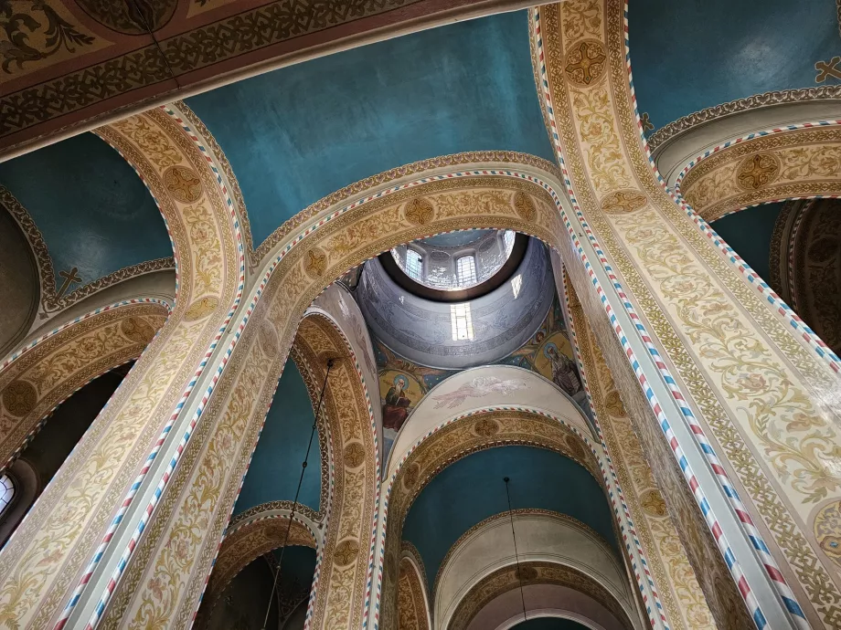 Interiør i Aleksander Nevskij-katedralen