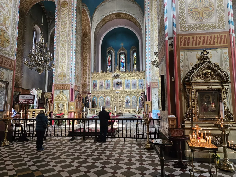 Interiør i Aleksander Nevskij-katedralen