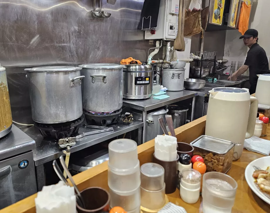 Hinoya Curry, kjøkken