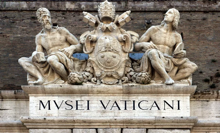 Musei Vaticani inskripsjon