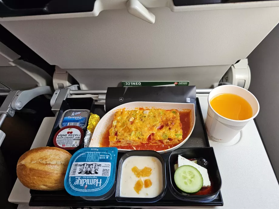 Frokost på en europeisk flyreise