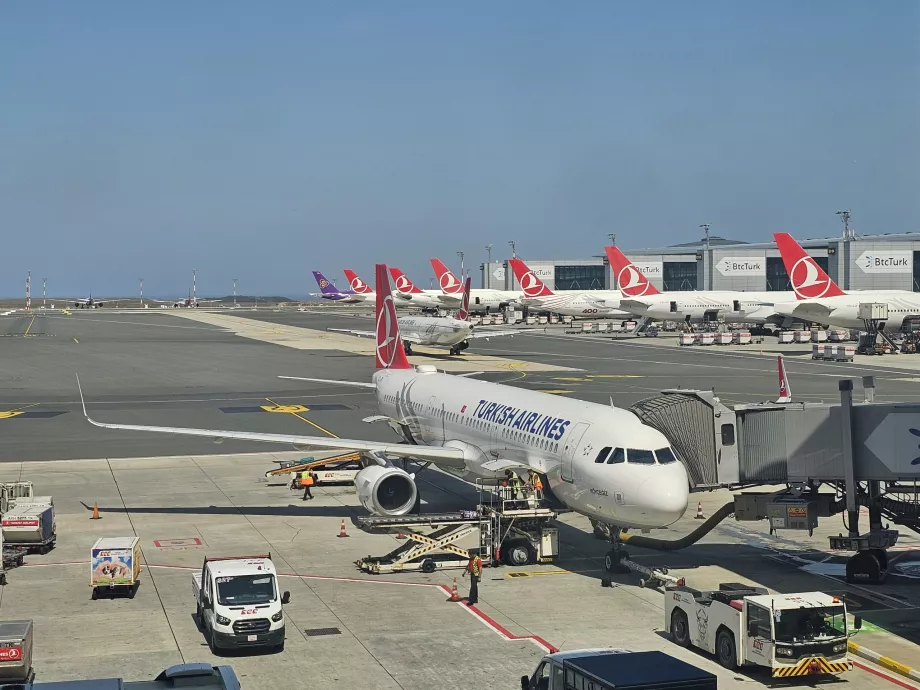 Turkish Airlines-fly på Istanbul lufthavn
