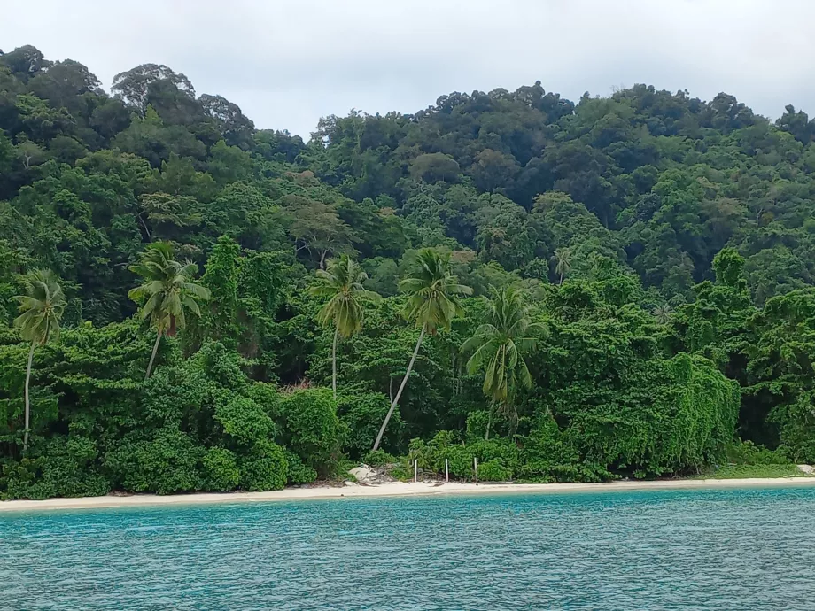 Teluk Pauh Beach, Perhentiany, Malaysia