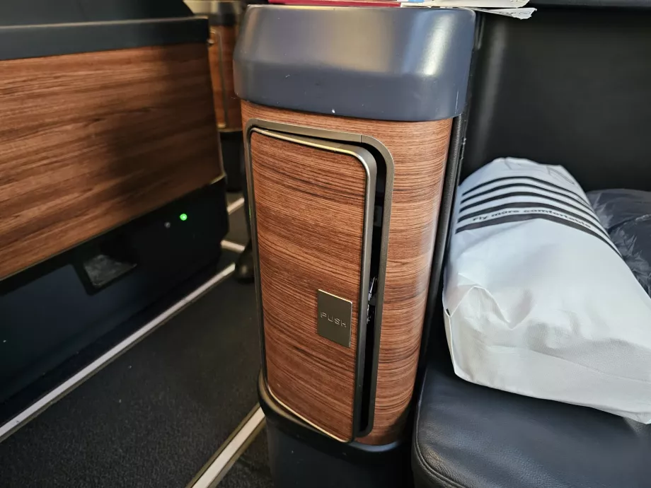 Lite skap for oppbevaring av ting