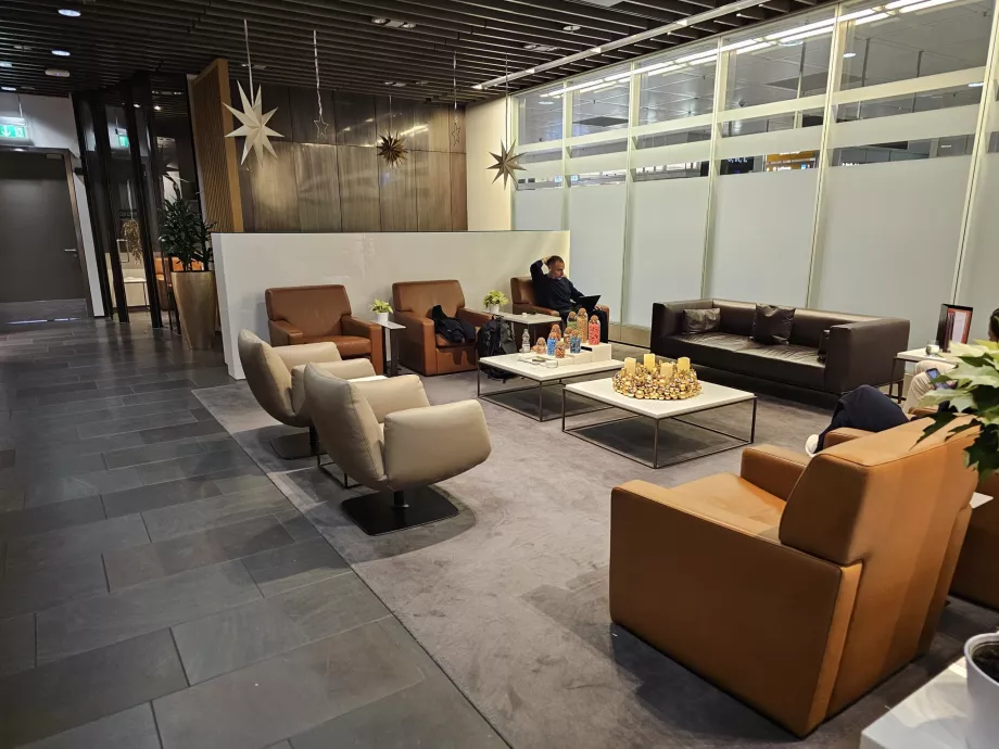 First Class Lounge (hovedterminalen) - sitteplasser og komfortable lenestoler