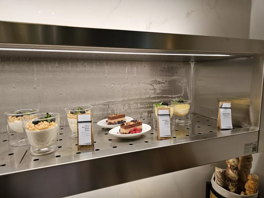 First Class Lounge (hovedterminalen) - søtsaker og desserter