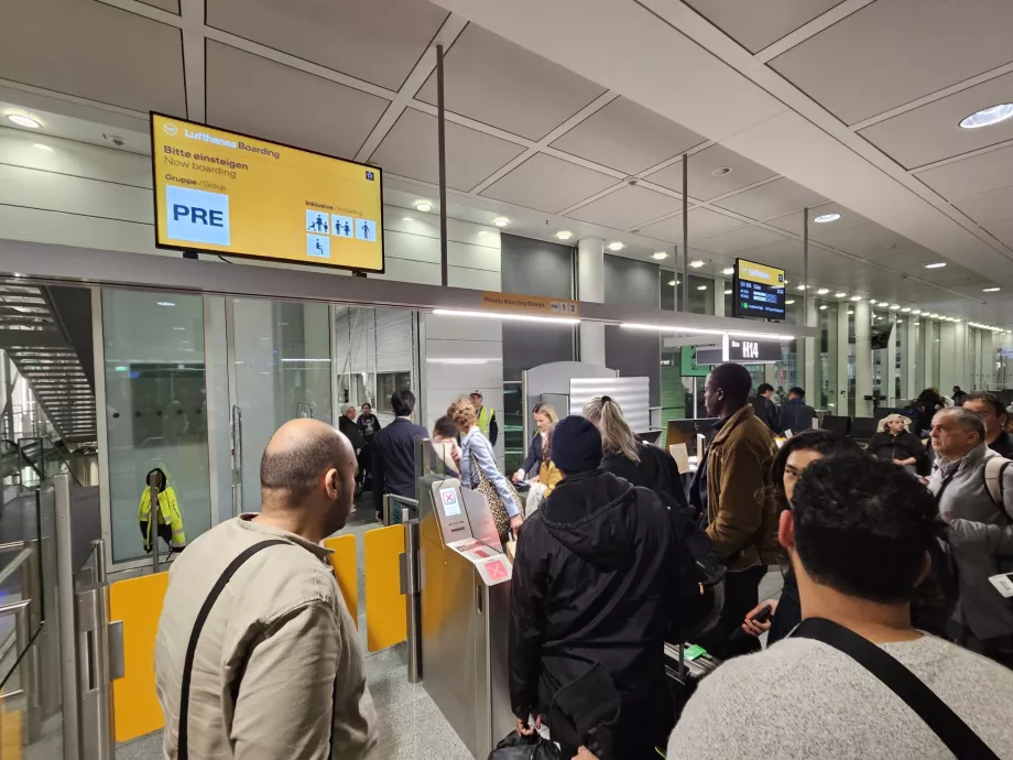 Ombordstigning på flyet