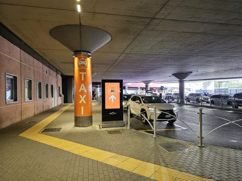 Drosjeholdeplass