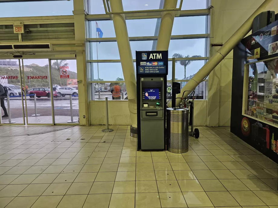 Minibank i det offentlige området på flyplassen