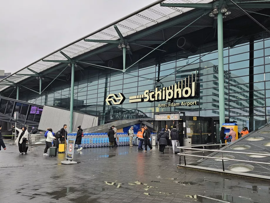 Schiphol lufthavn, hovedterminalen