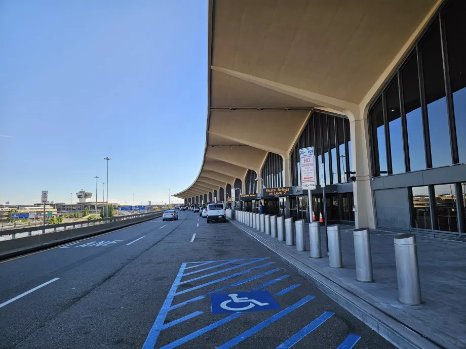Terminal B