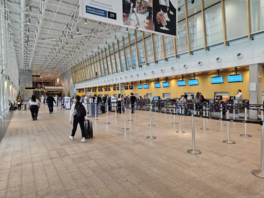 Avgangshallen på Quebec City lufthavn