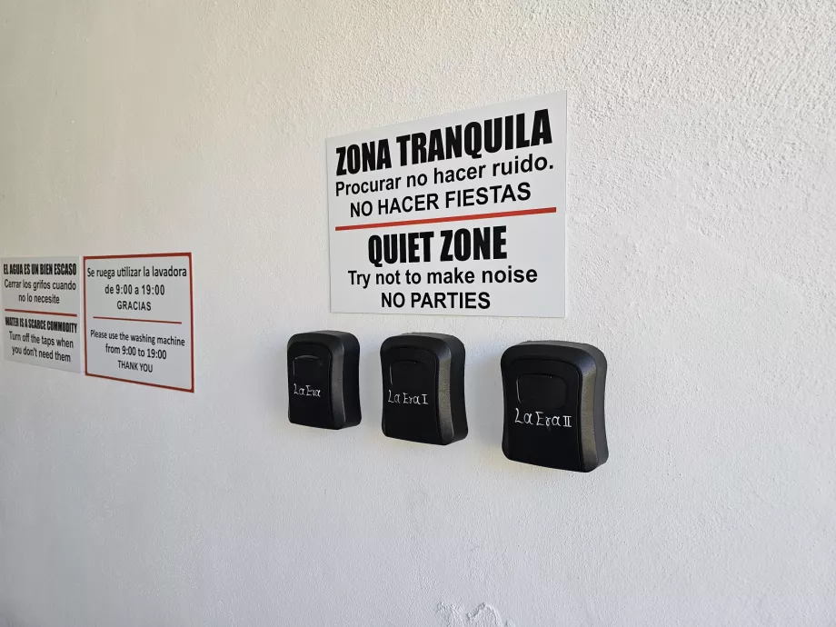 Låsboks for automatisk henting av romnøkler