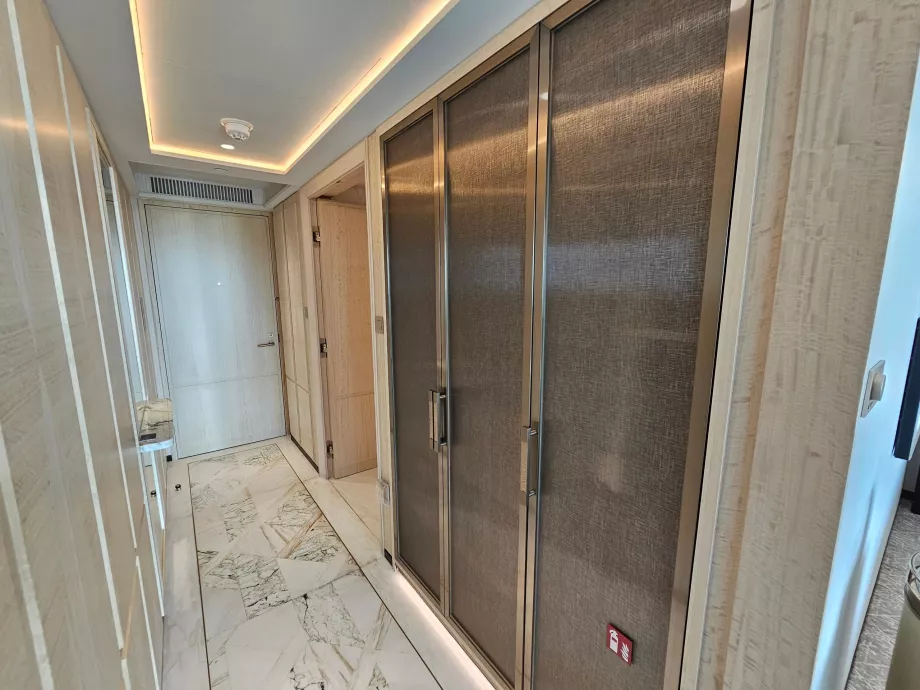 Gang i rommet og garderober