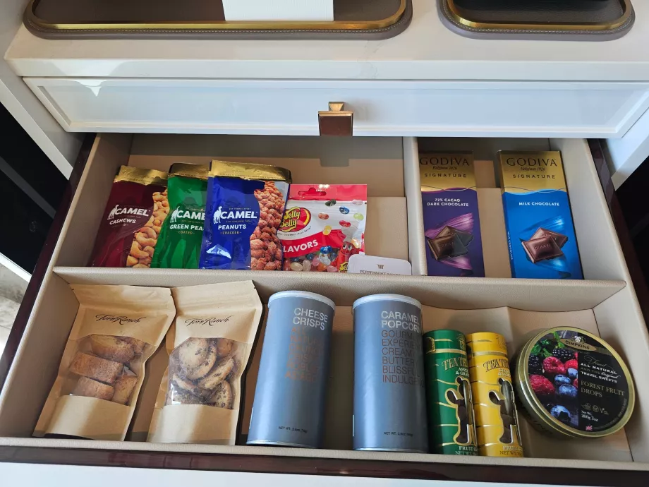 Kjeks, sjokolade og nøtter