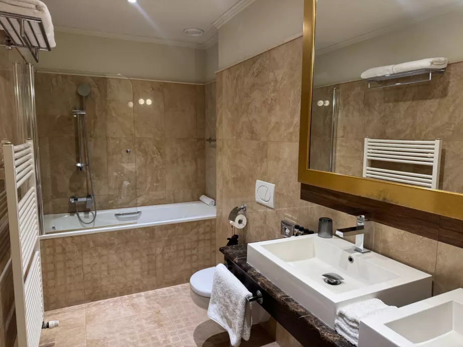 Badet i juniorsuiten