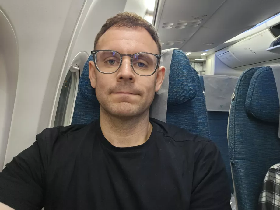 Justerbar hodestøtte