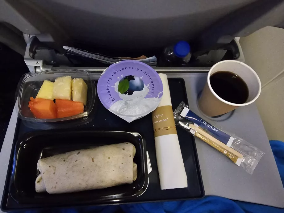 Frokost på en langdistanseflyvning med KLM