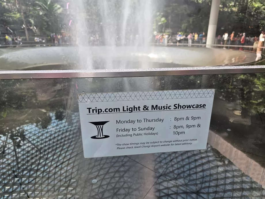 Tider for lysshow ved fossen i Jewel