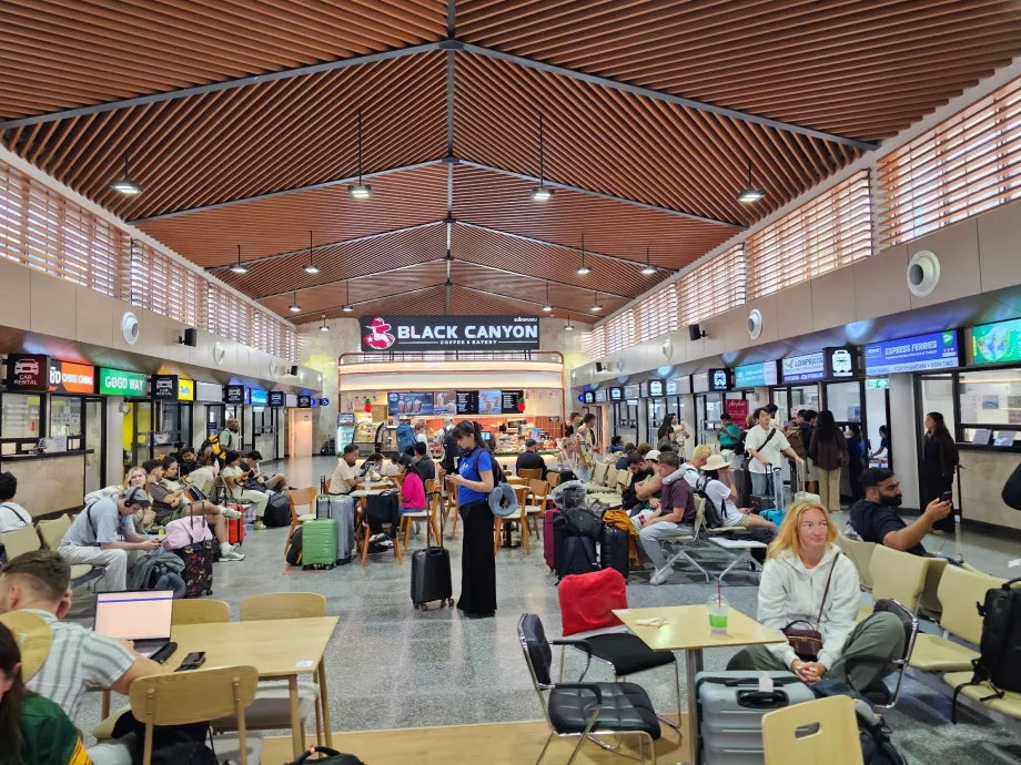 Terminal for landtransport