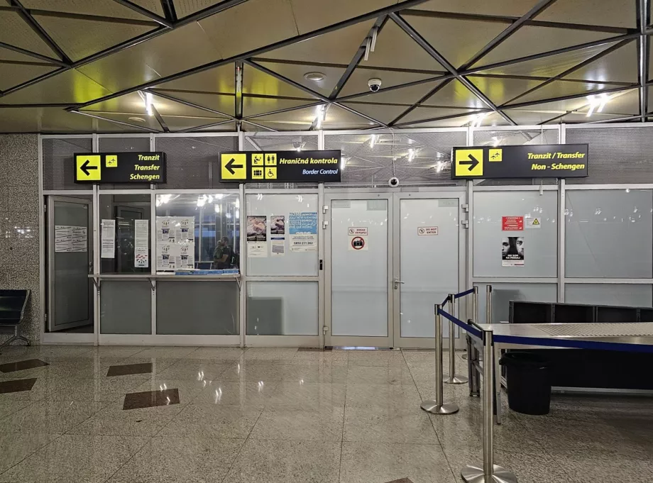 Transfer mellom flyreiser, Bratislava lufthavn