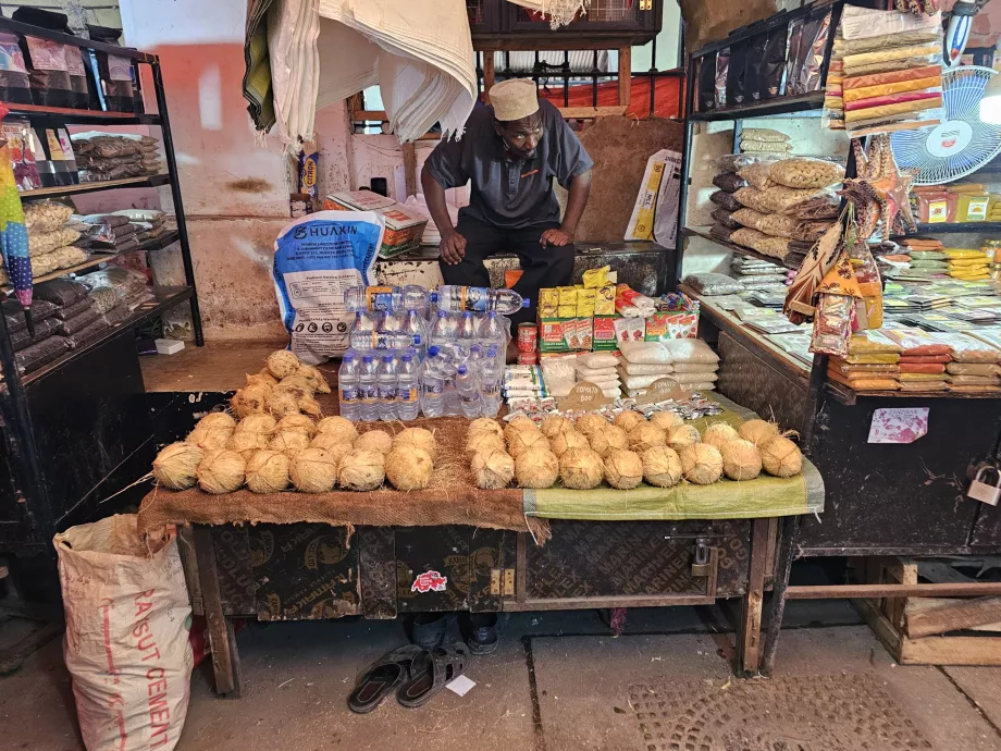 Sentralt marked, salg av kokosnøtter og krydder