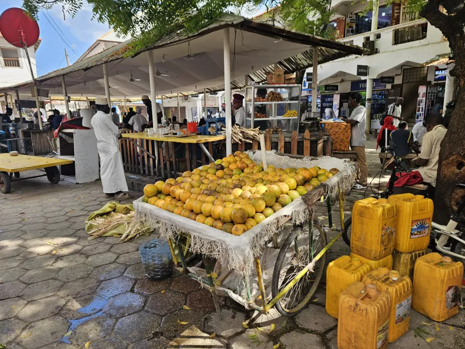 Darajani Souk, gatemat