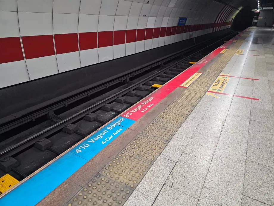 Grensen mellom et 4-vogns og et 8-vogns metrosett