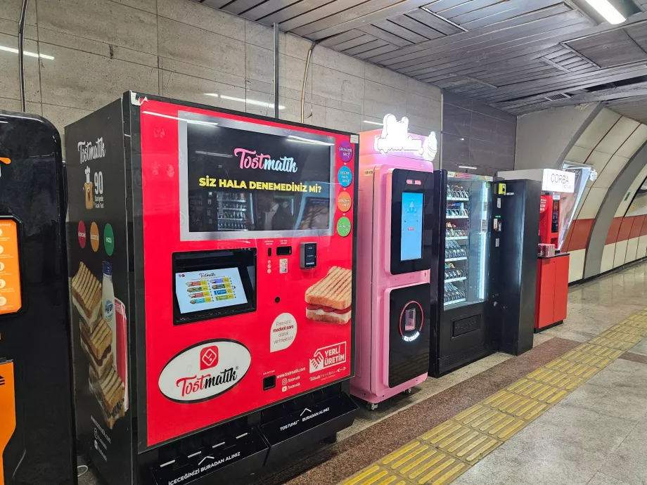 Mat- og drikkeautomater på metrostasjoner