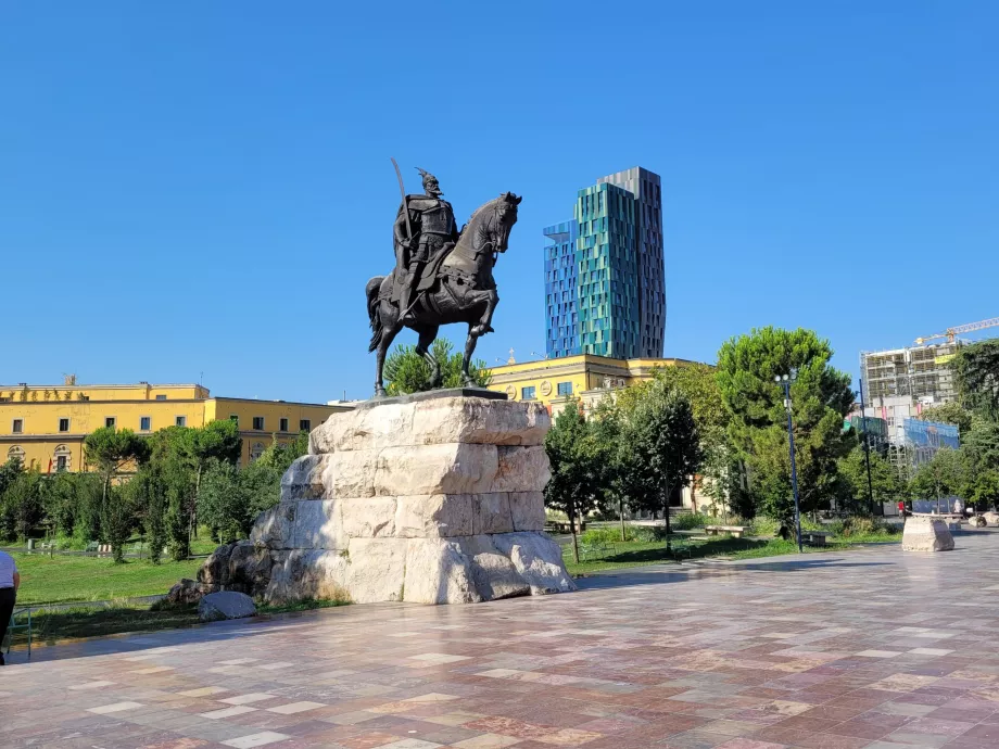 Skanderbeg-statuen