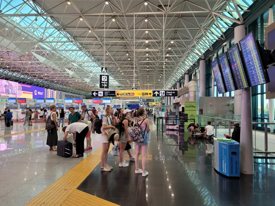 Terminal 1, avgangshallen