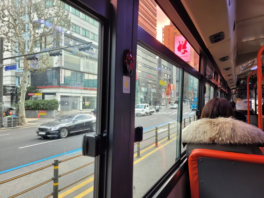 Stopp-knapp for å gå ut mellom vinduer