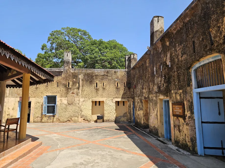 Prison Island, fengselsbygningen