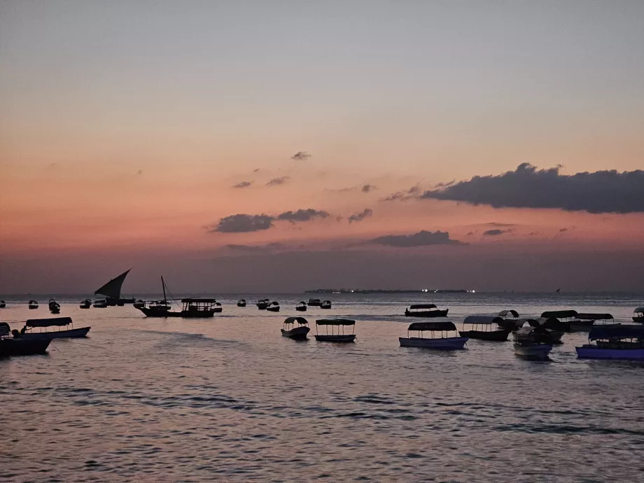 Solnedgang fra Forodhani-promenaden