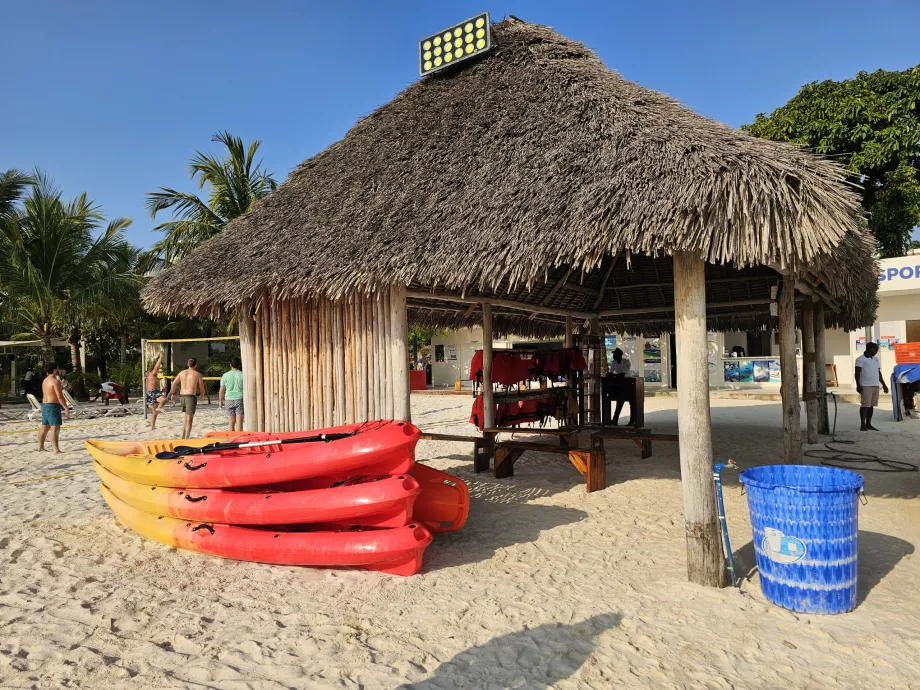 Vannsport på Kendwa Beach